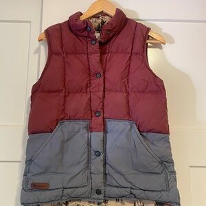 Columbia women’s two-Tone Puffer Vest - Red and blue
